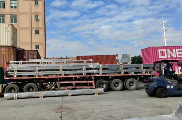 Topfencesolar တင်ပို့မှုမွမ်းမံမှု- ZAM သံမဏိမြေပြင်တပ်ဆင်မှုတည်ဆောက်ပုံများသည် Xiamen စက်ရုံမှကိုရီးယားသို့တင်ပို့ခဲ့သည်